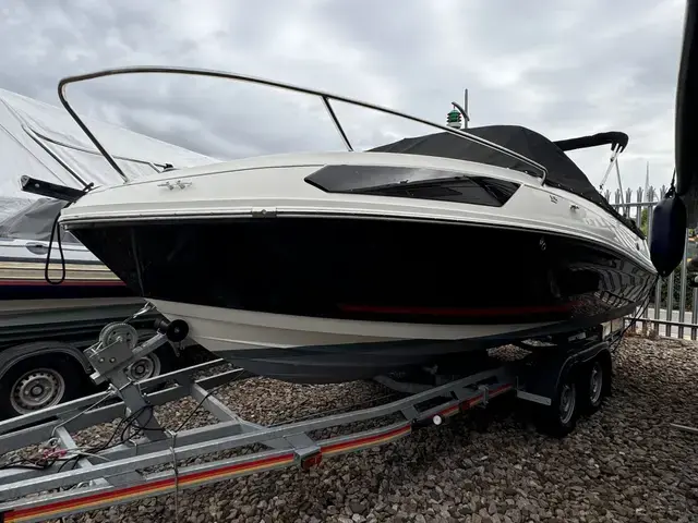 Bayliner VR5 Cuddy