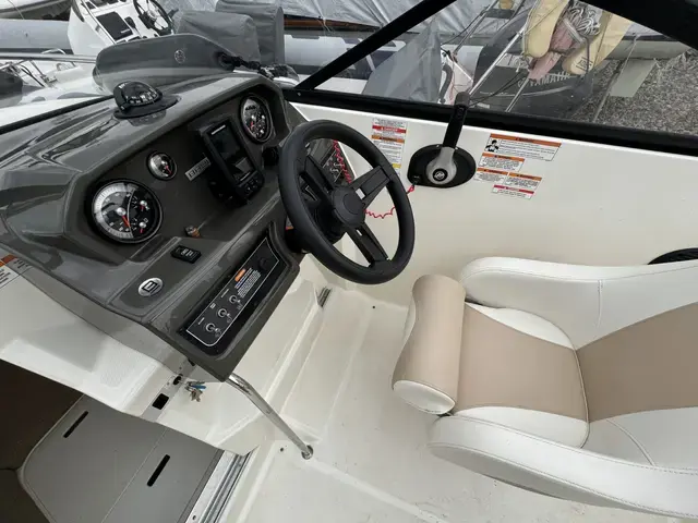 Bayliner VR5 Cuddy