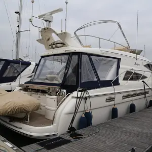 2005 Sealine T52