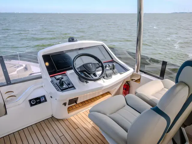 Fairline Squadron 58