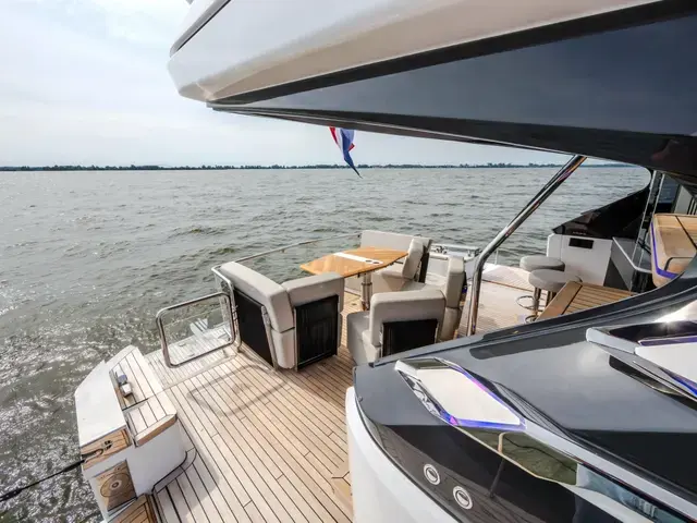 Fairline Squadron 58