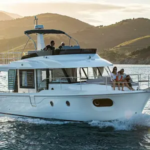 2025 Beneteau Swift Trawler Fly