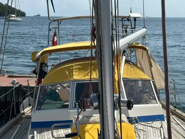 Hallberg-Rassy 382