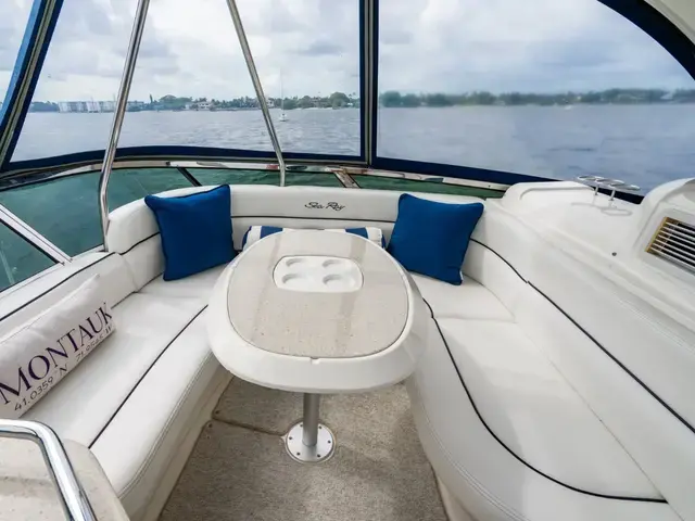 Sea Ray 52 Sedan Bridge