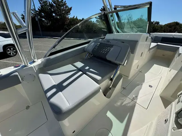 Cobia Boats 240 DC