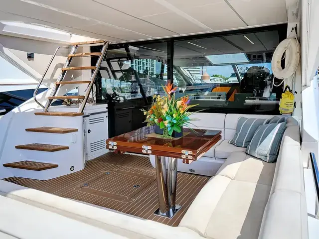 Sunseeker 68 Sport Yacht