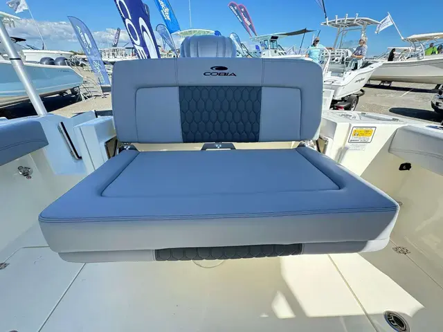 Cobia Boats 240 DC