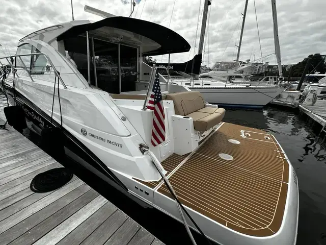 Cruisers Yachts 41 cantius