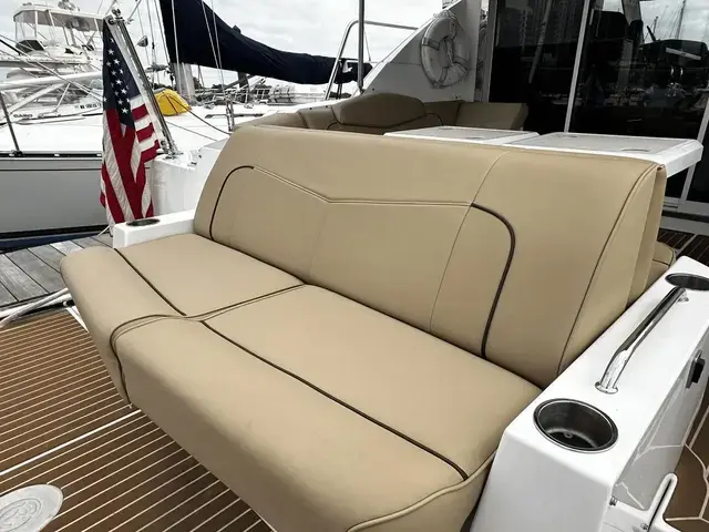 Cruisers Yachts 41 cantius