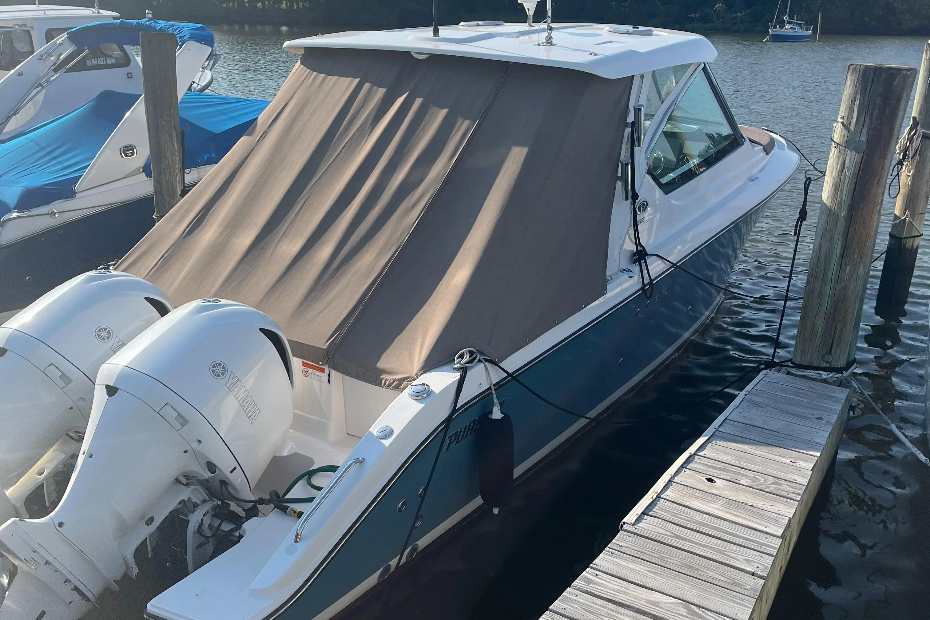 2018 Pursuit 295 dual console