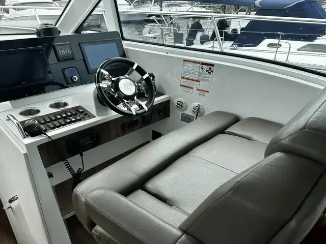 Cruisers Yachts 41 cantius