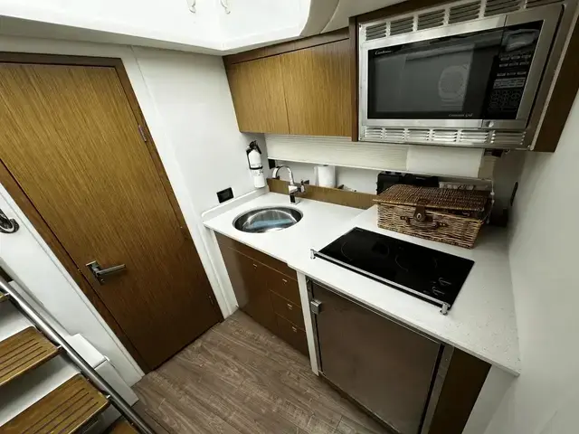 Cruisers Yachts 41 cantius