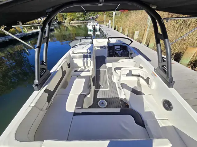 Bayliner VR6 Bowrider