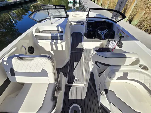 Bayliner VR6 Bowrider