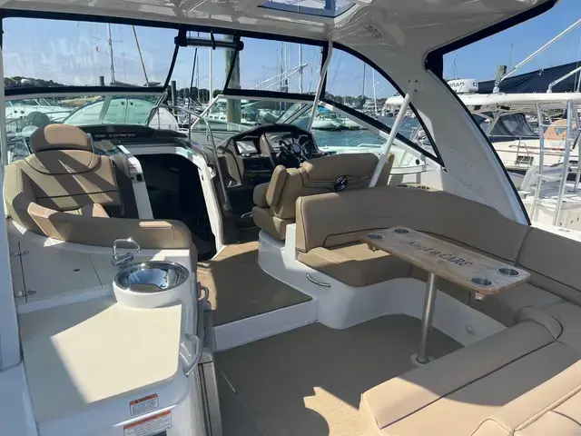 Cruisers Yachts 350 Express