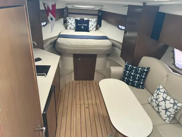 Cruisers Yachts 350 Express