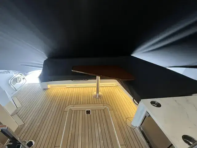 Cruisers Yachts 46 Cantius