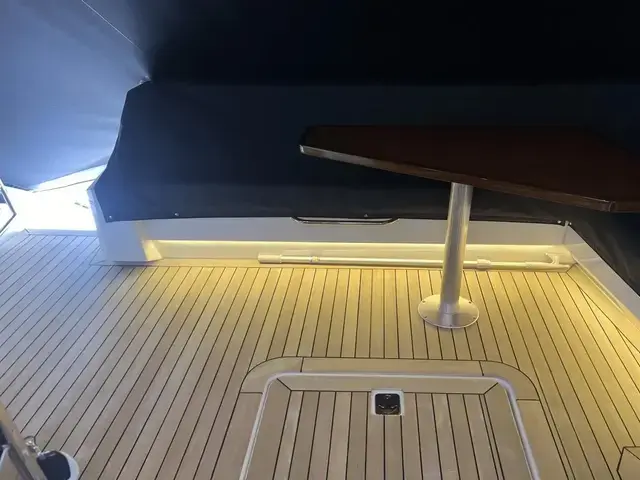 Cruisers Yachts 46 Cantius