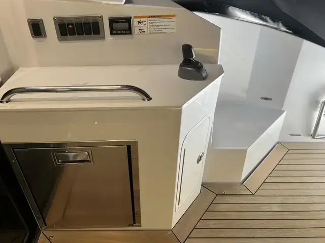 Cruisers Yachts 46 Cantius