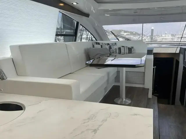 Cruisers Yachts 46 Cantius