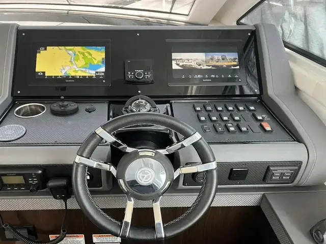 Cruisers Yachts 46 Cantius