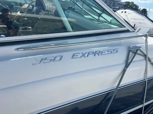 Cruisers Yachts 350 Express