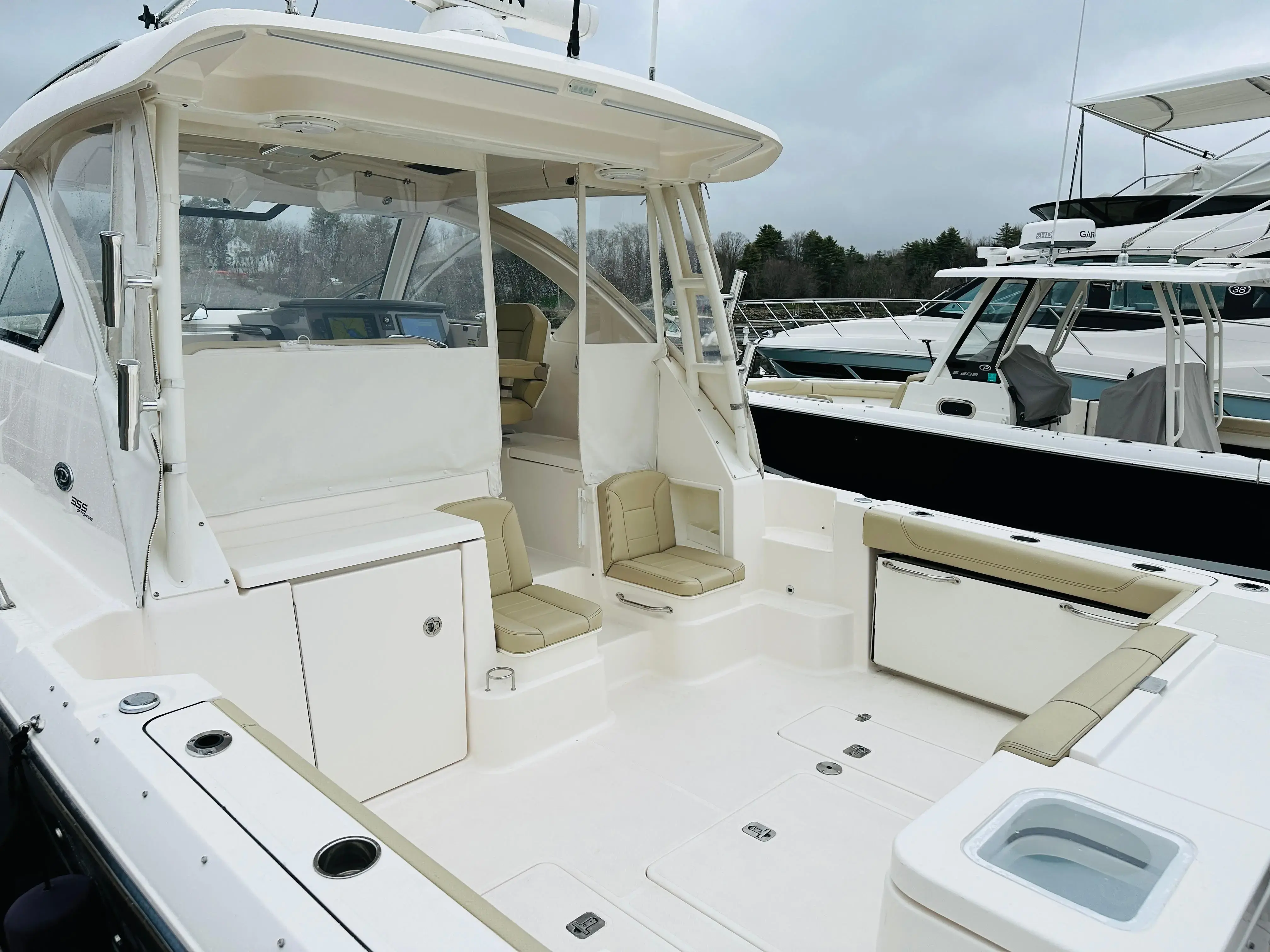 2017 Pursuit os 355 offshore