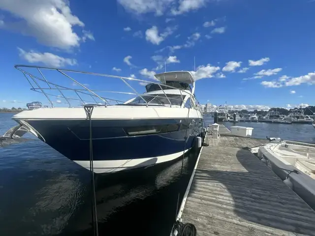 Cruisers Yachts 54 Cantius Fly