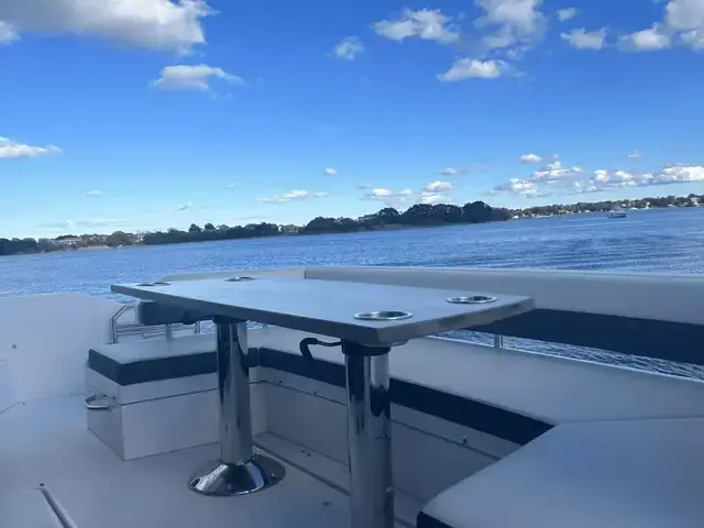 Cruisers Yachts 54 Cantius Fly