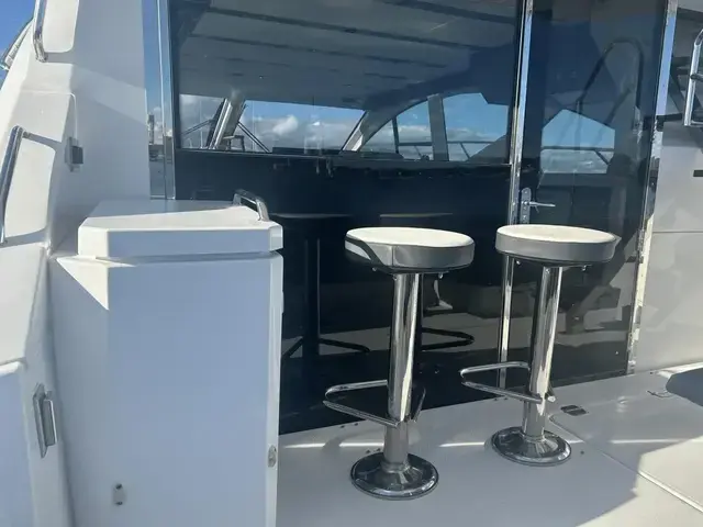 Cruisers Yachts 54 Cantius Fly