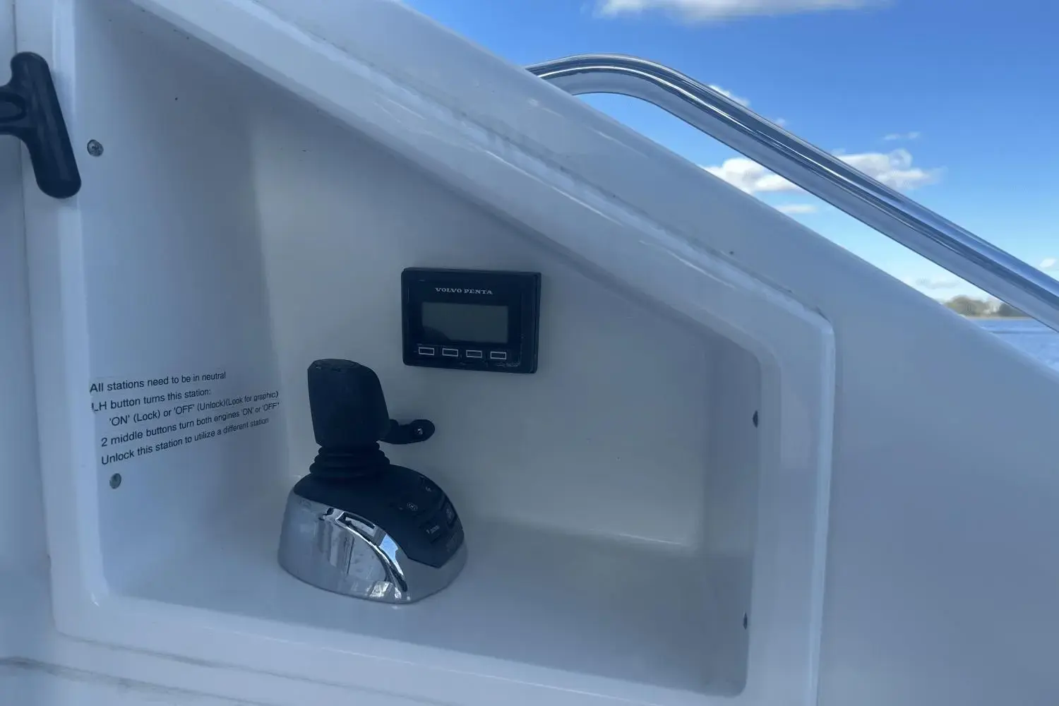 2018 Cruisers 54 cantius fly