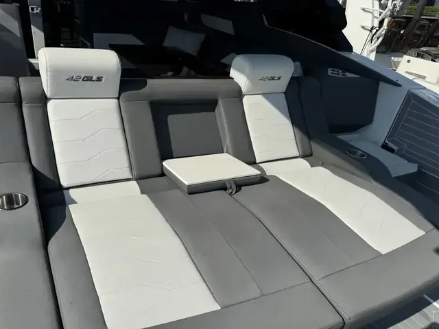 Cruisers Yachts 42 Gls-Ob