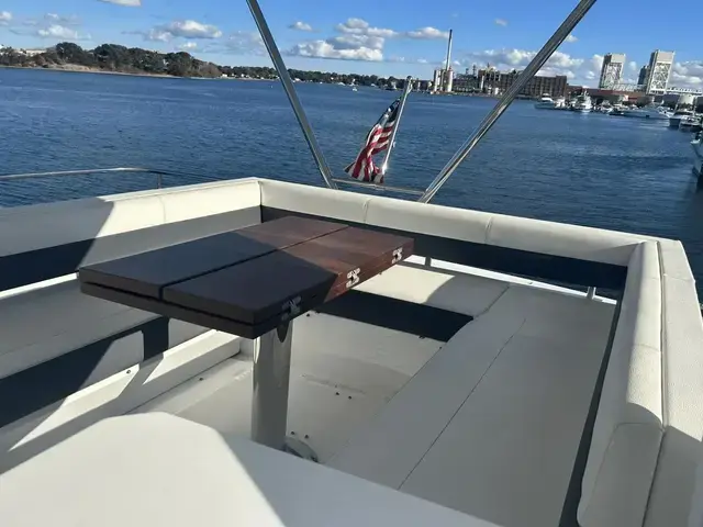 Cruisers Yachts 54 Cantius Fly