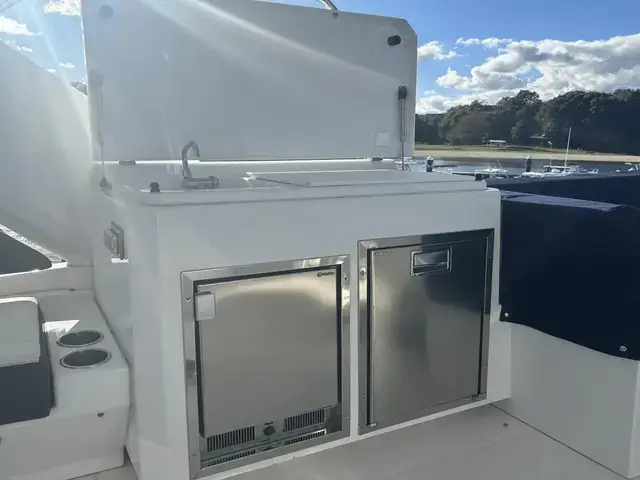 Cruisers Yachts 54 Cantius Fly