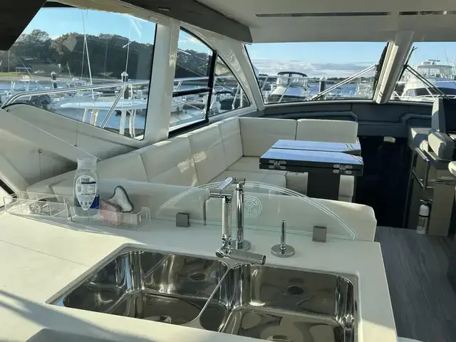 Cruisers Yachts 54 Cantius Fly