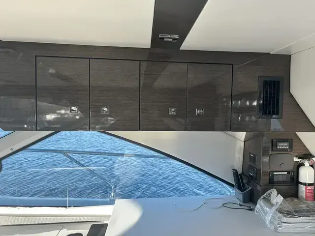 Cruisers Yachts 54 Cantius Fly