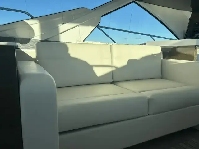 Cruisers Yachts 54 Cantius Fly