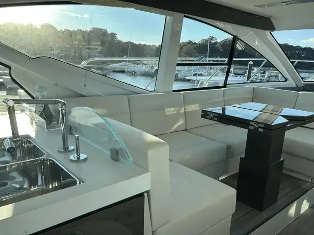 Cruisers Yachts 54 Cantius Fly