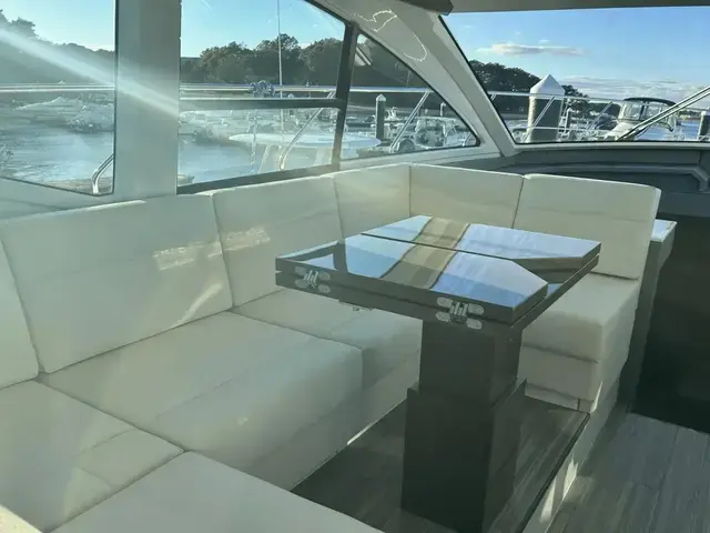 Cruisers Yachts 54 Cantius Fly