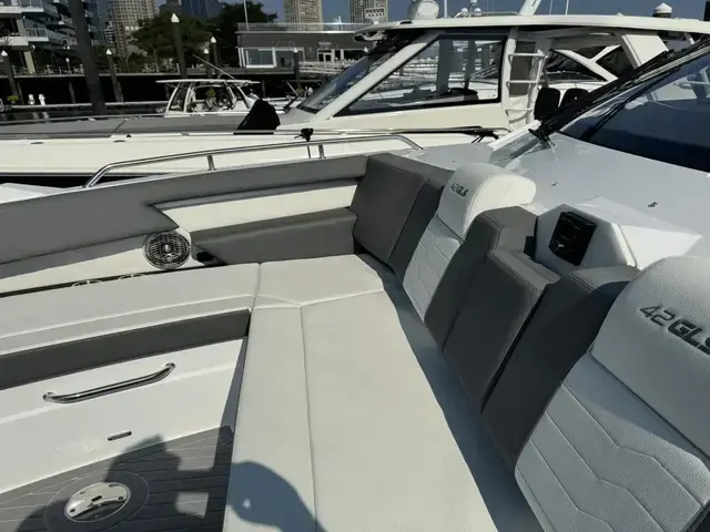 Cruisers Yachts 42 Gls-Ob