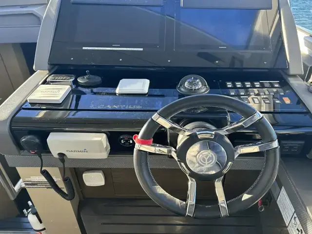 Cruisers Yachts 54 Cantius Fly