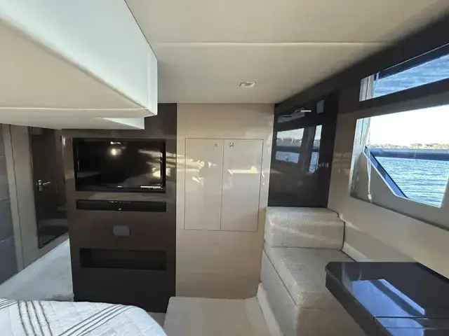 Cruisers Yachts 54 Cantius Fly