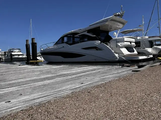 Galeon 425 HTS