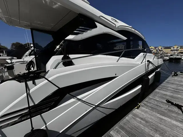 Galeon 425 HTS