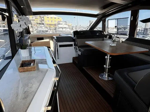 Galeon 425 HTS