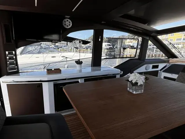 Galeon 425 HTS