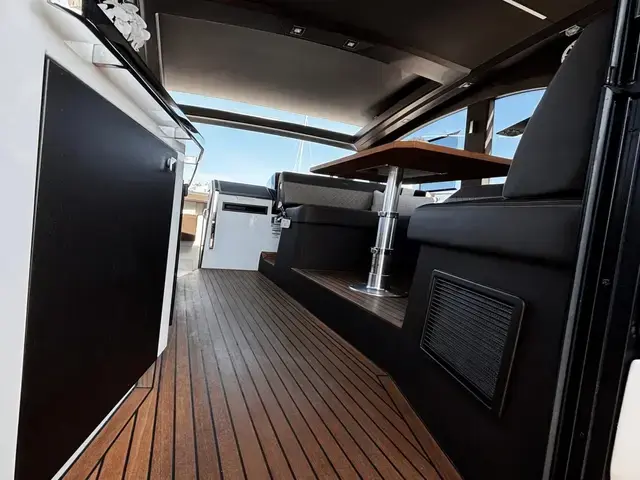 Galeon 425 HTS