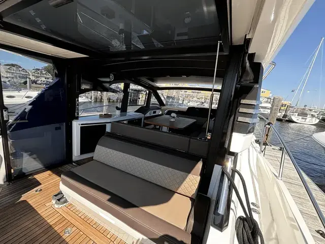 Galeon 425 HTS