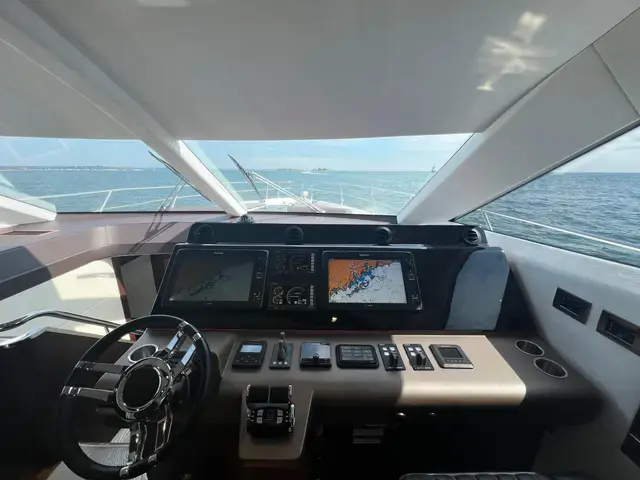 Galeon 660 Fly