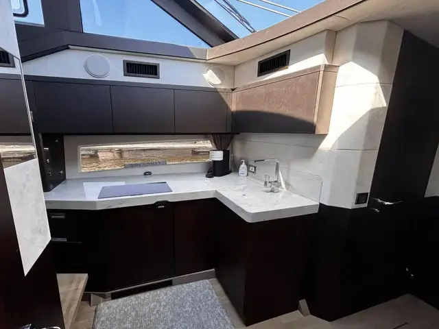 Galeon 425 HTS